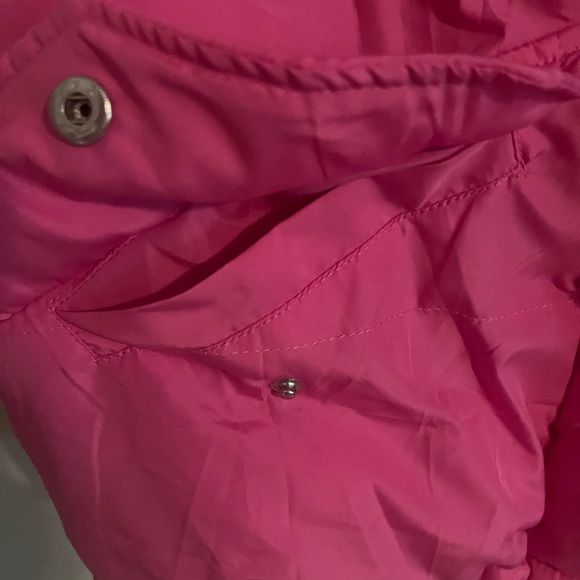 Bright pink puffer vest sz small - Picture 3 of 8